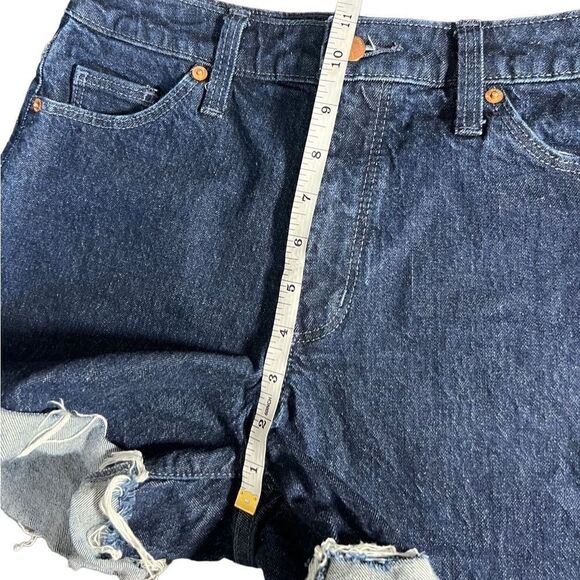 Universal thread vintage midi dark denim jean shorts size 4/27 - Picture 12 of 12